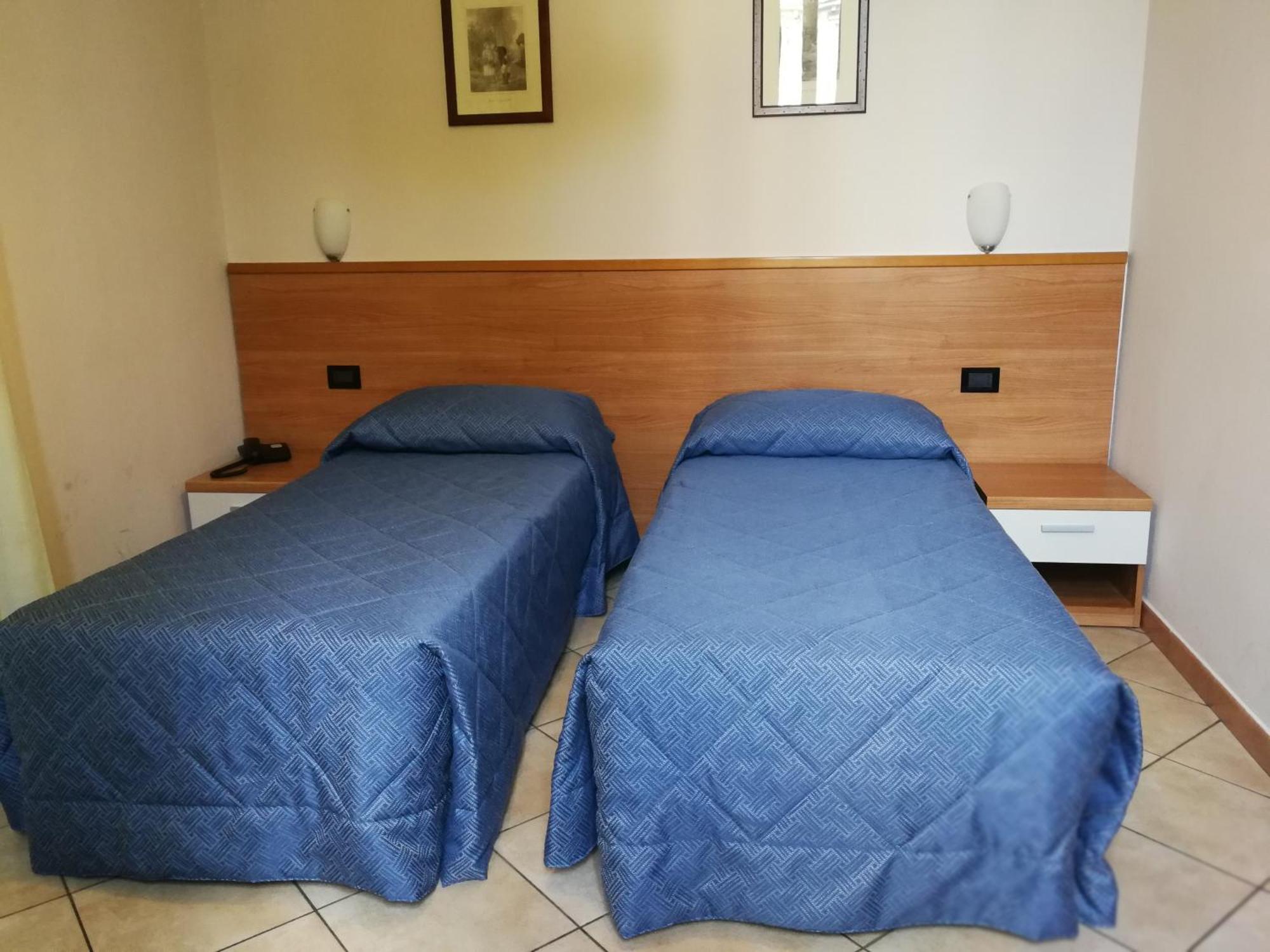 Albergo Salerno Милано Екстериор снимка