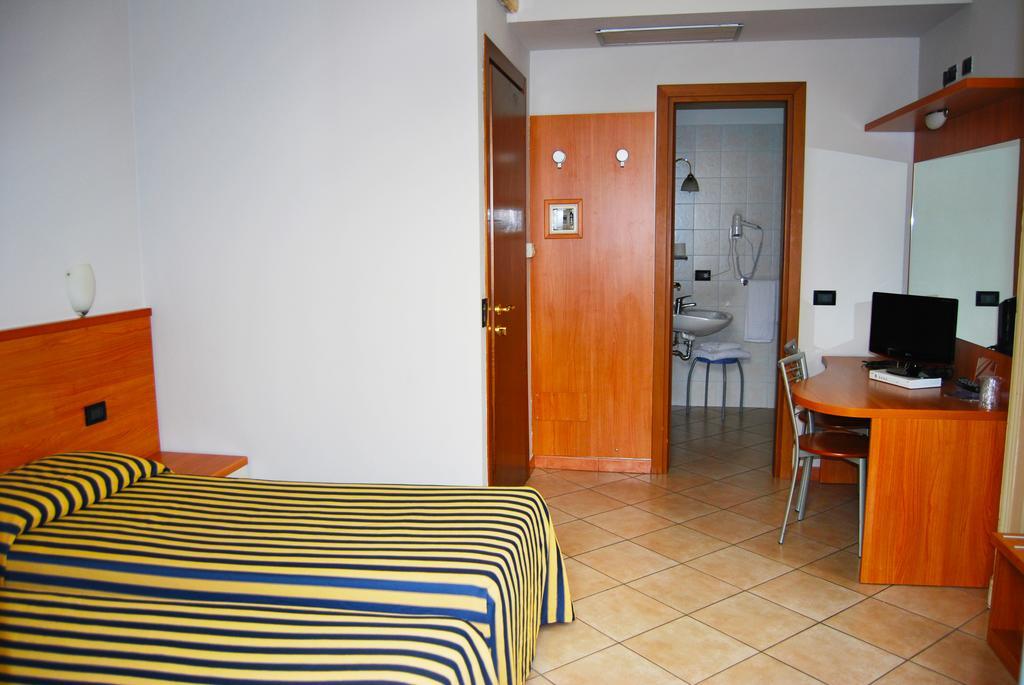 Albergo Salerno Милано Екстериор снимка