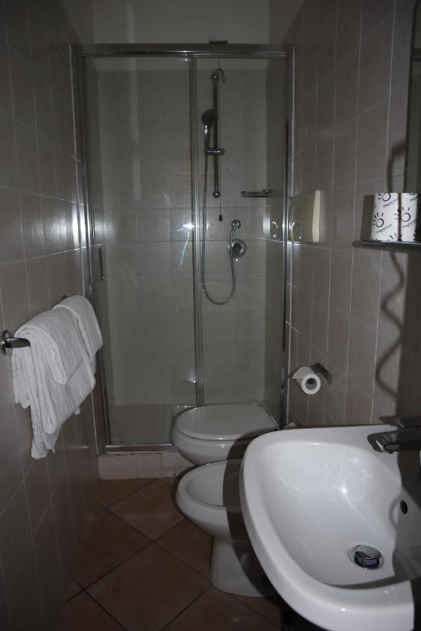 Albergo Salerno Милано Екстериор снимка